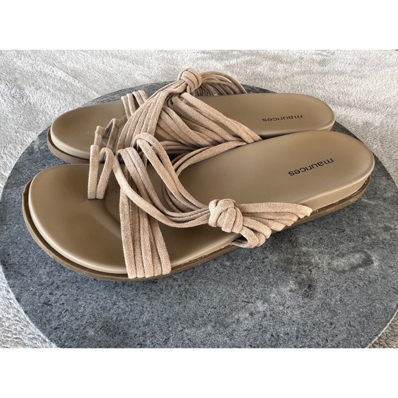 Maurices Womens Size 8 Taupe Slip On Sandals Shoes - Picture 3 of 9